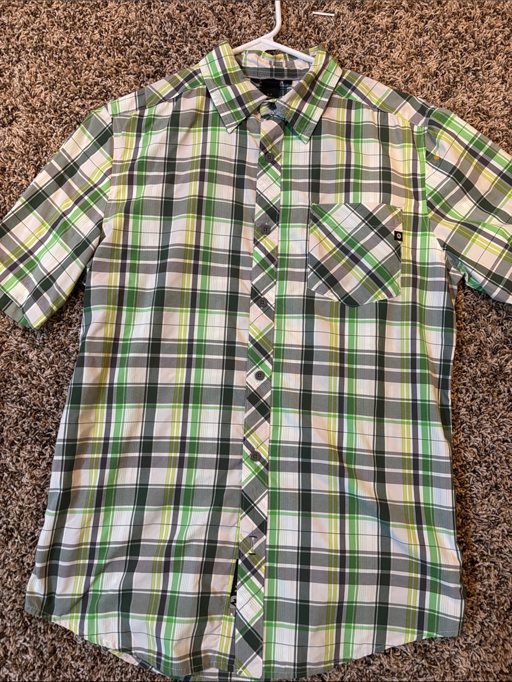 Marmot Green, White & Gray Plaid Short-Sleeve Button-Down Menโs Size S